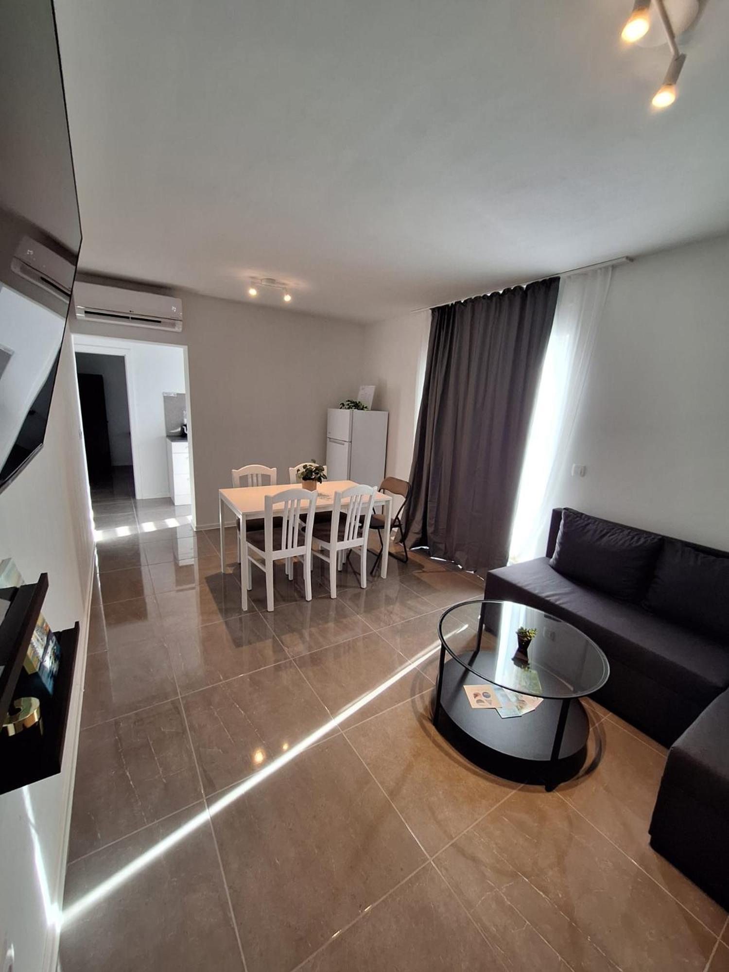 Master Road House Appartement *