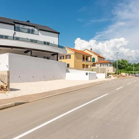 Master Road House Apartment Maslenica Exterior photo