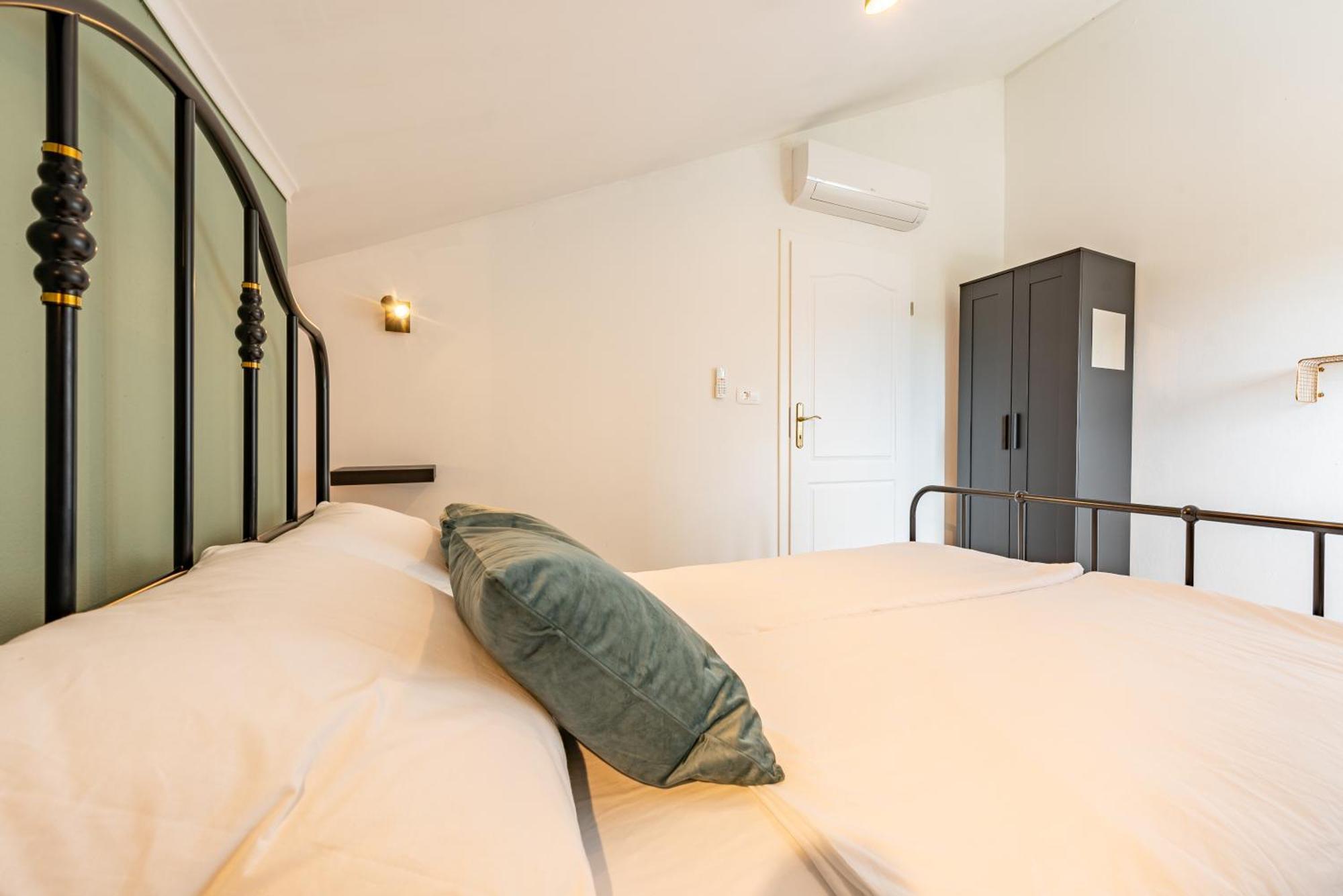 Master Road House Maslenica