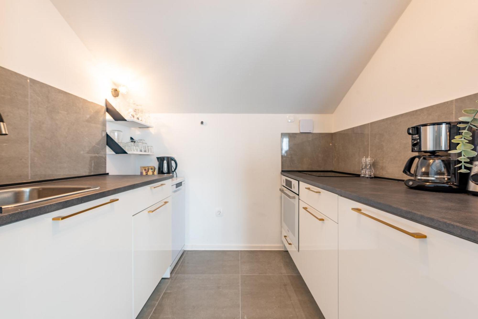 Master Road House Apartment
