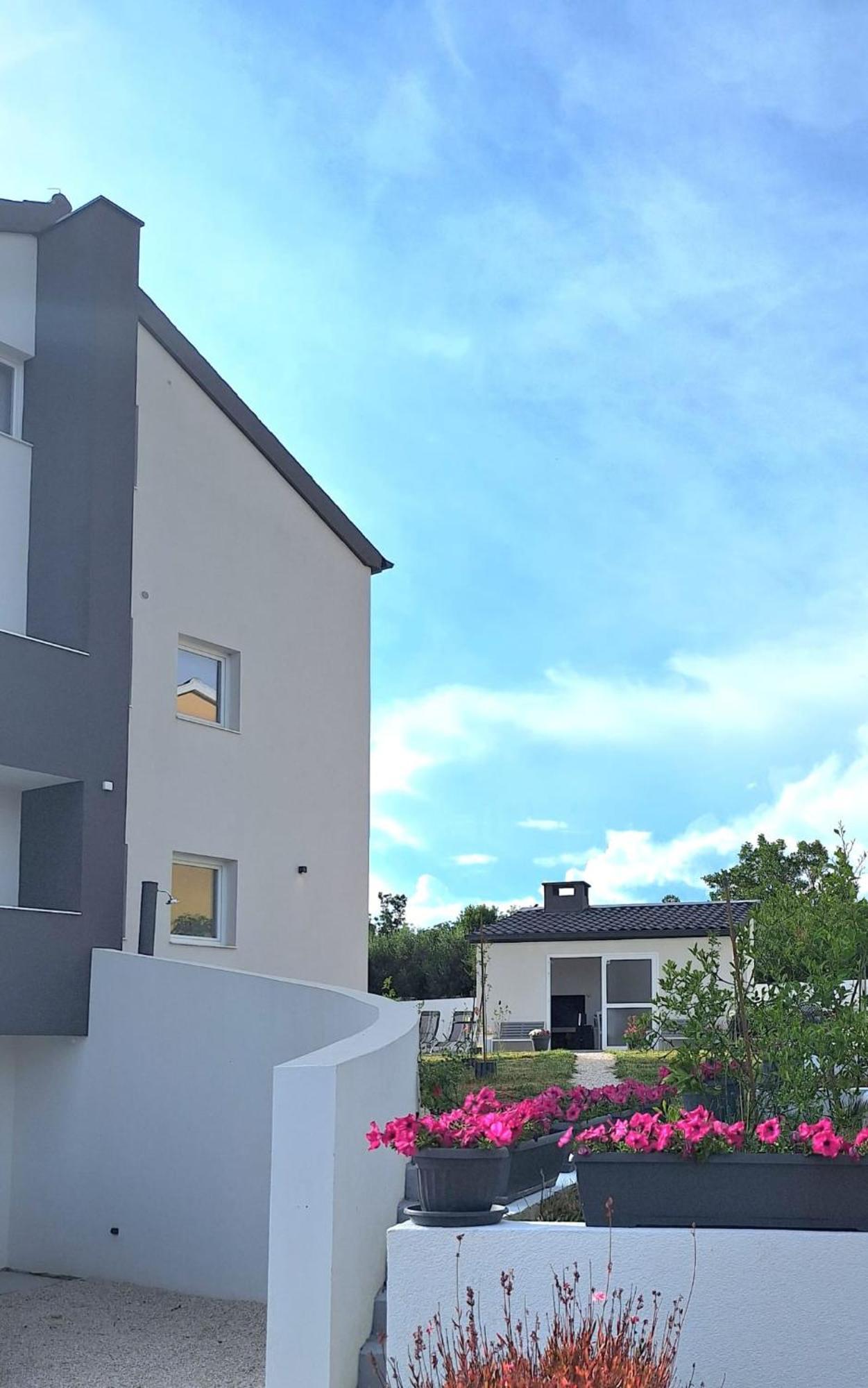 Master Road House * Maslenica